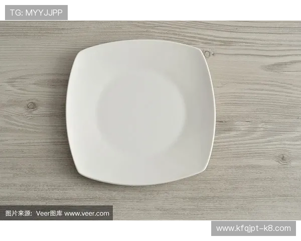 白色碟子图片高清大图欣赏适合餐厅装修的白色碟子图片推荐